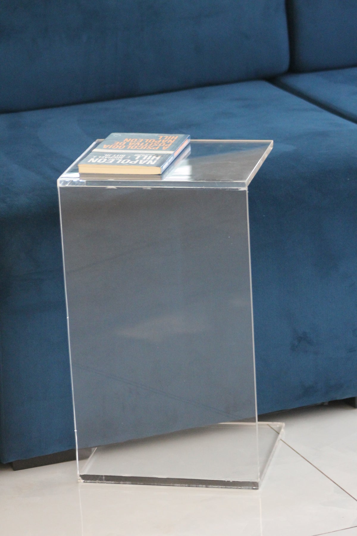 Mesa Lateral em Acrílico 20 mm | Authentic Home Decor